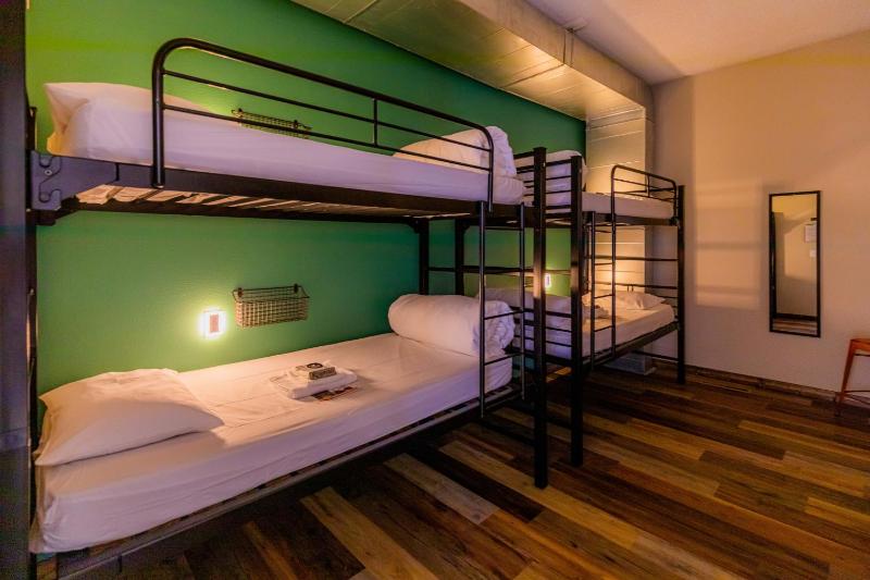 4-Bed Mixed Dormitory Room image 3