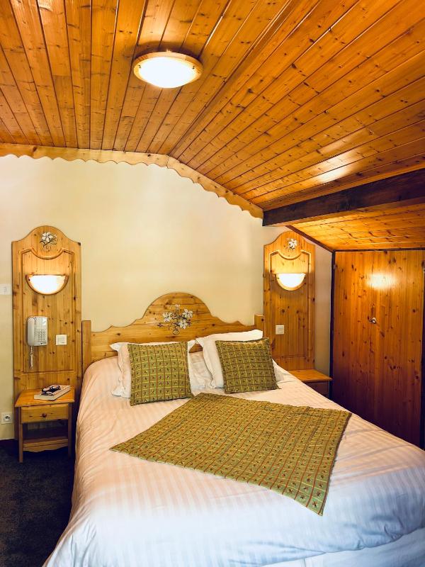 Standard Double Room image 2