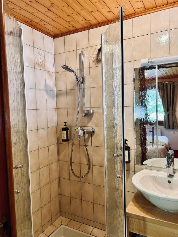 Double Room image 2