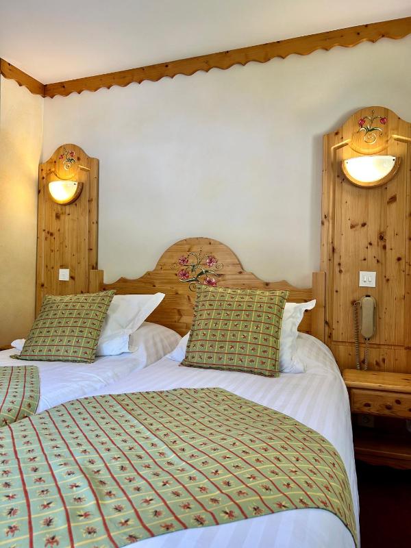 Standard Triple Room image 4