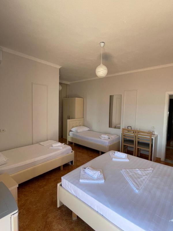 Quadruple Room with Sea View image 2
