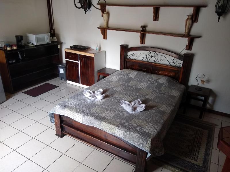 Confortable y privado estudio en zona exclusiva . - image 13