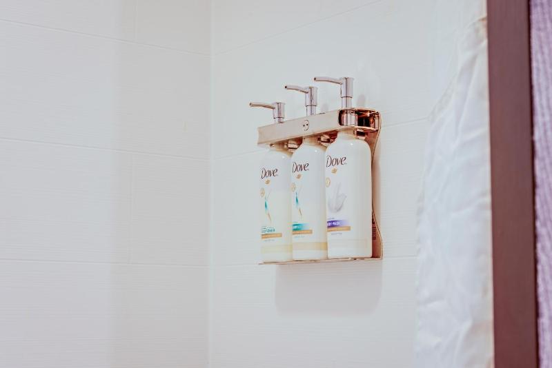Queen Room with Two Queen Beds- Hearing Accessible Roll in Shower/Non-Smoking image 1