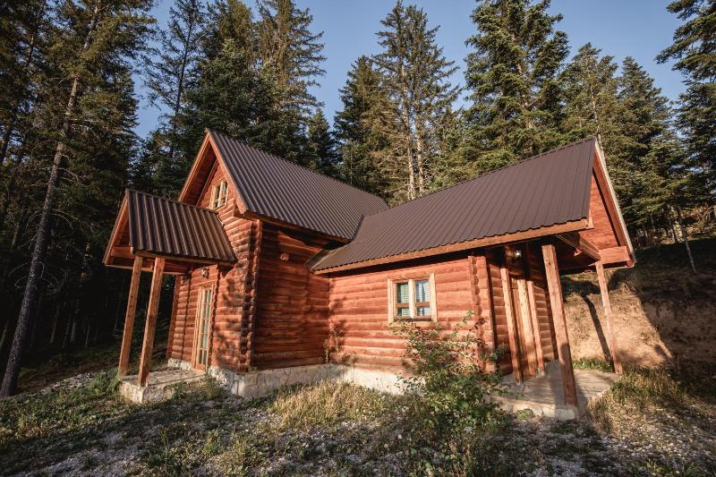 Chalet image 2
