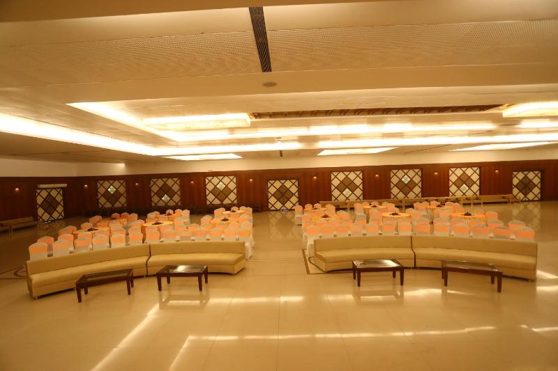 Hotel Kanha’s Palm Springs - image 9