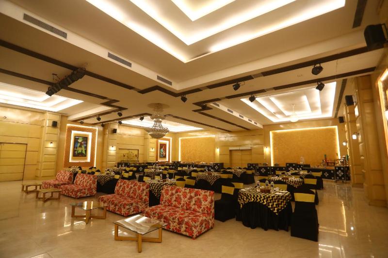 Hotel Kanha’s Palm Springs - image 21