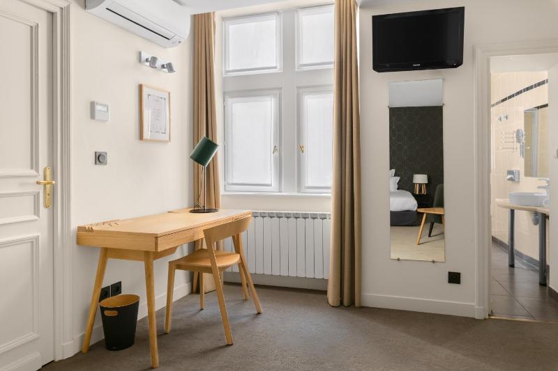 Executive Double or Twin Room image 3