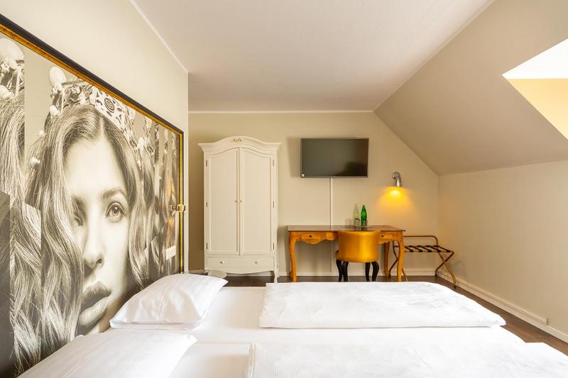 Superior Double Room image 2