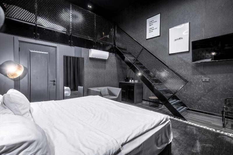 Black Loft image 4