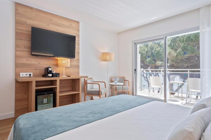 Superior Double Room (2 Adults) image 3