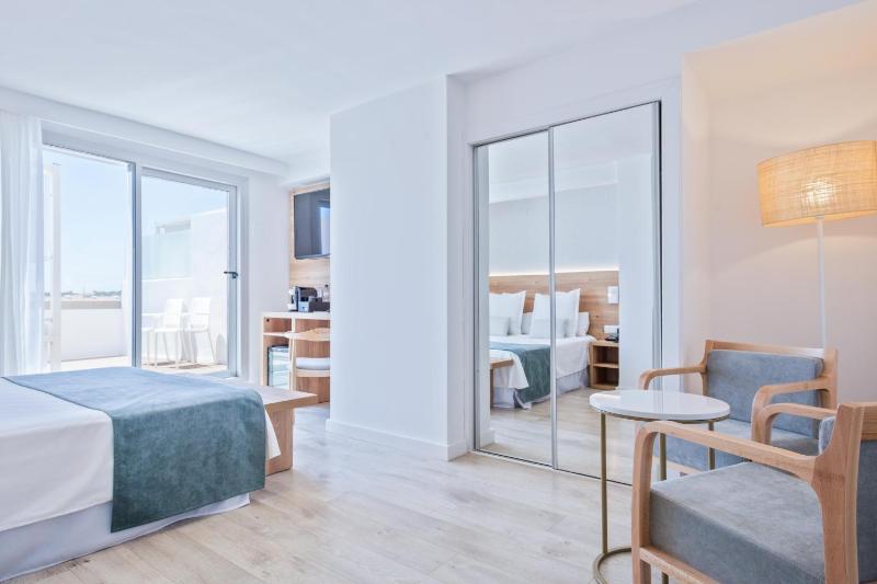 Premium Double Room (2 Adults) image 4