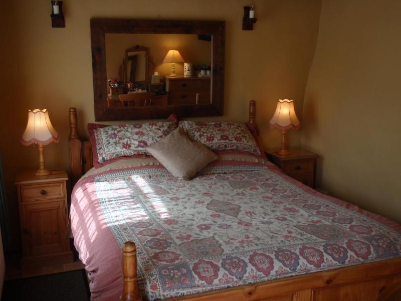 King Room with En Suite  image 4