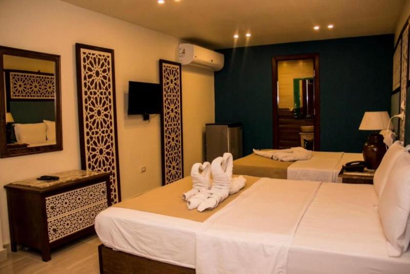 Great Pyramid Inn - image 6
