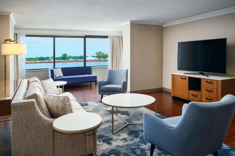 Hilton New Orleans Riverside - image 12