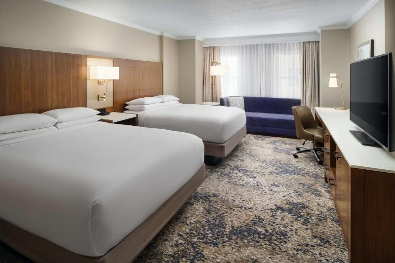 Hilton New Orleans Riverside - image 11