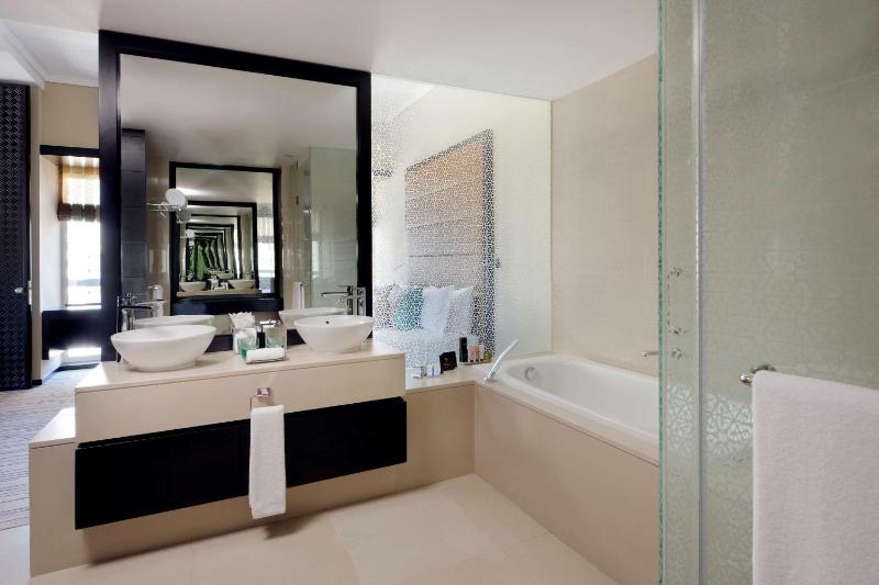 One-Bedroom Suite Non Smoking – 15% Discount on F&B image 3