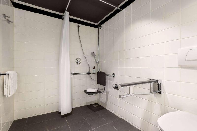 Accessible Room image 3