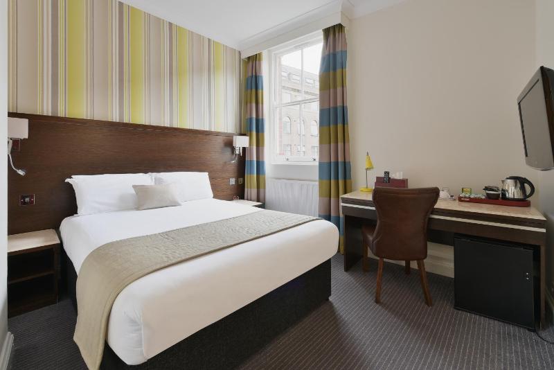 Double Room image 3