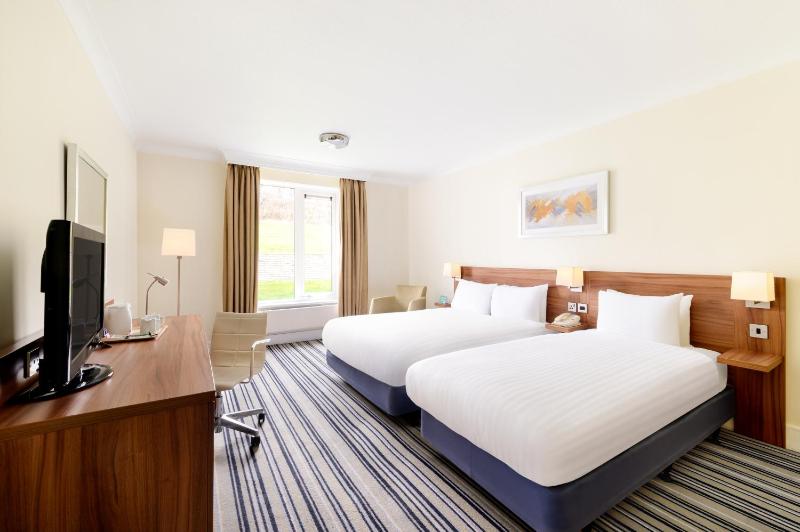 Standard Room with Two Single Beds image 1