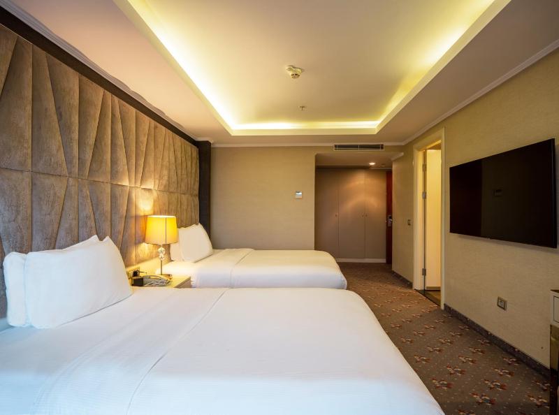 Twin Room with Sea View image 2