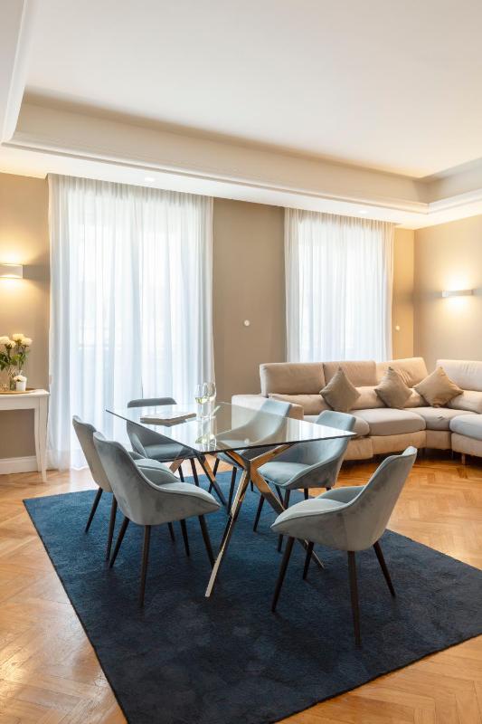 Three-Bedroom Apartment - Via F. Sforza 5 image 1