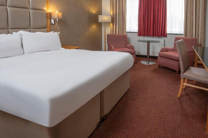 Standard Double Room image 3