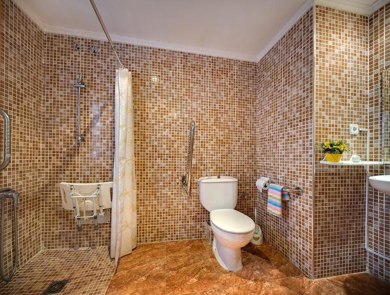 Triple Room with Private Bathroom image 2