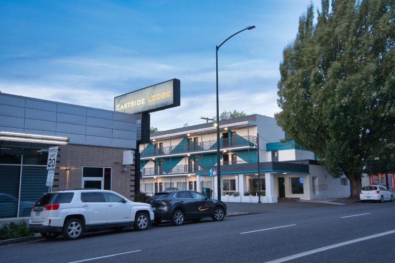 Eastside Lodge - image 48