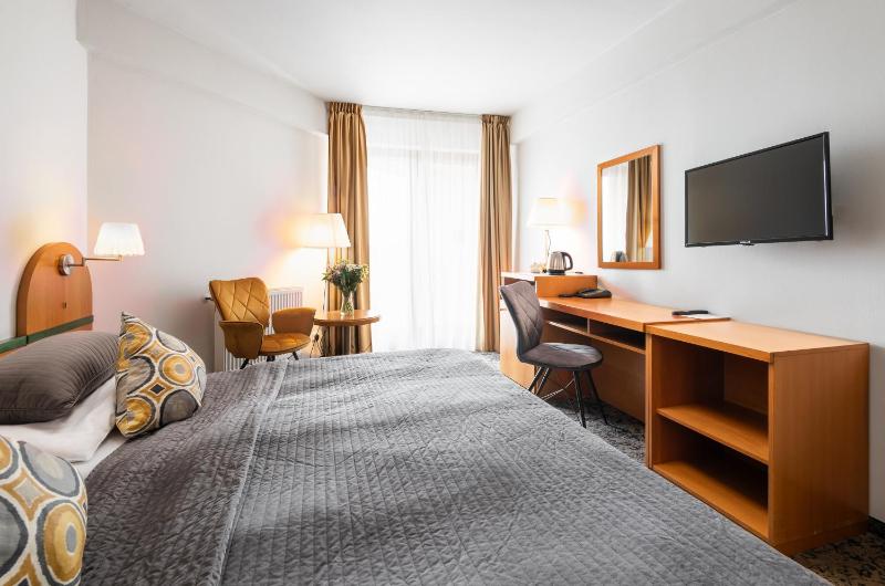 Double Room Deluxe image 3