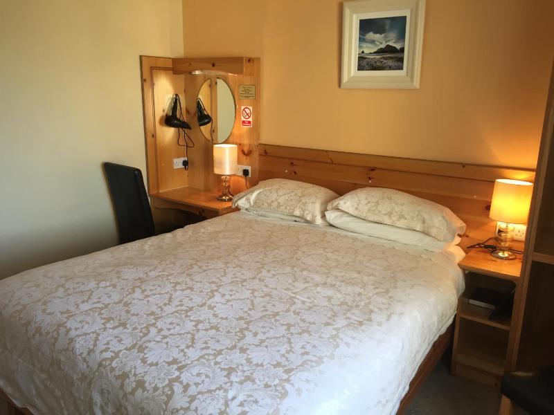 Small Double Room image 2