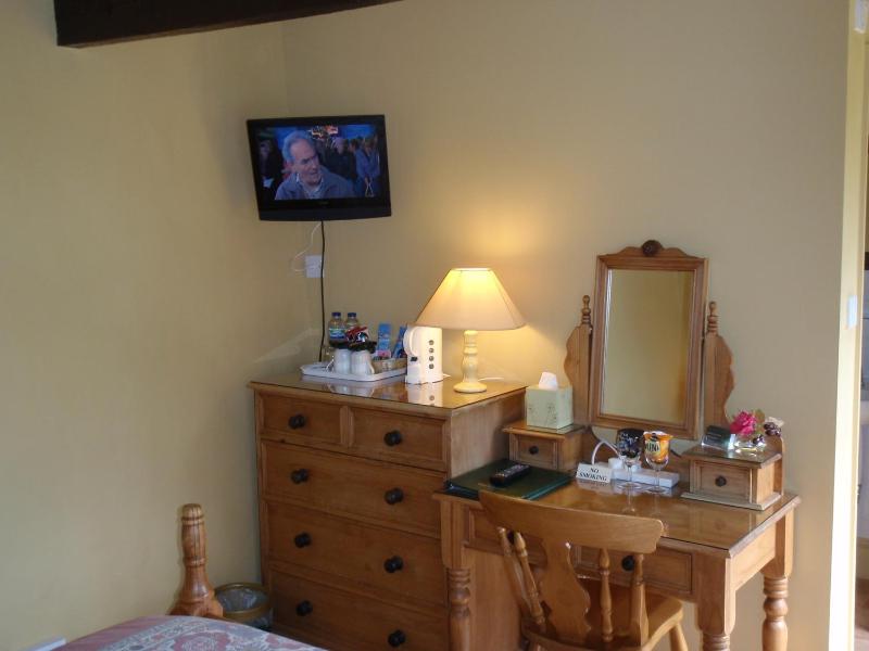 King Room with En Suite  image 3