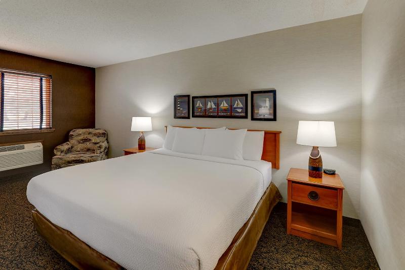Deluxe King Room image 2