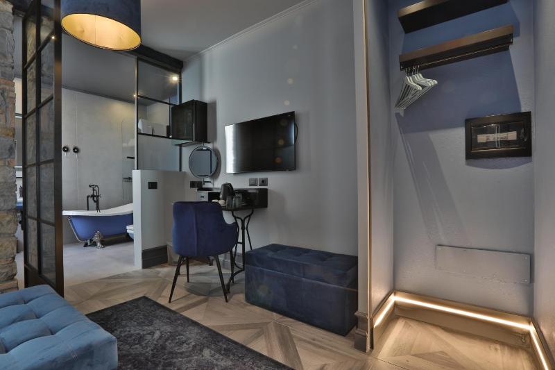 FORVM bijoux ROOMS - image 21