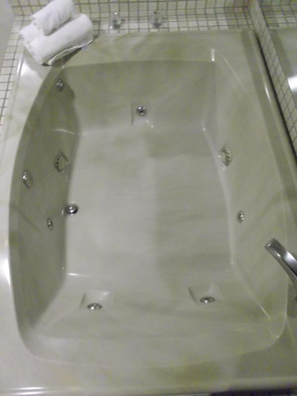King Room with Whirlpool image 3