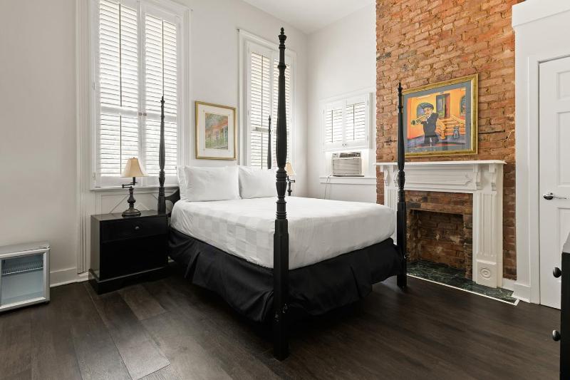 Superior Queen Room image 4