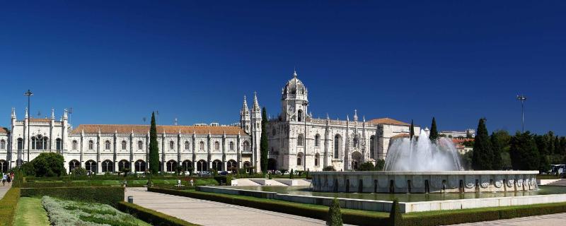 One-Bedroom Apartment image 3
