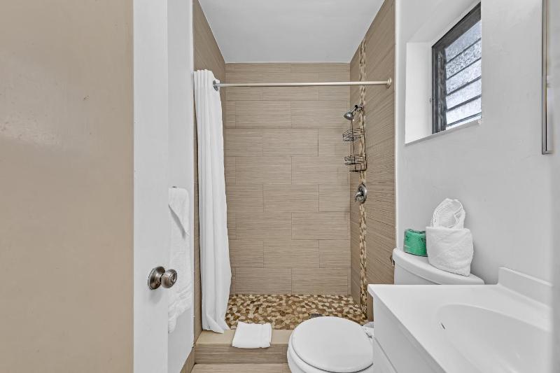 Deluxe Queen Studio  image 3