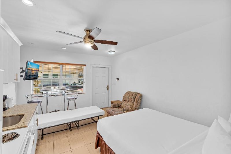 Deluxe Queen Studio  image 4