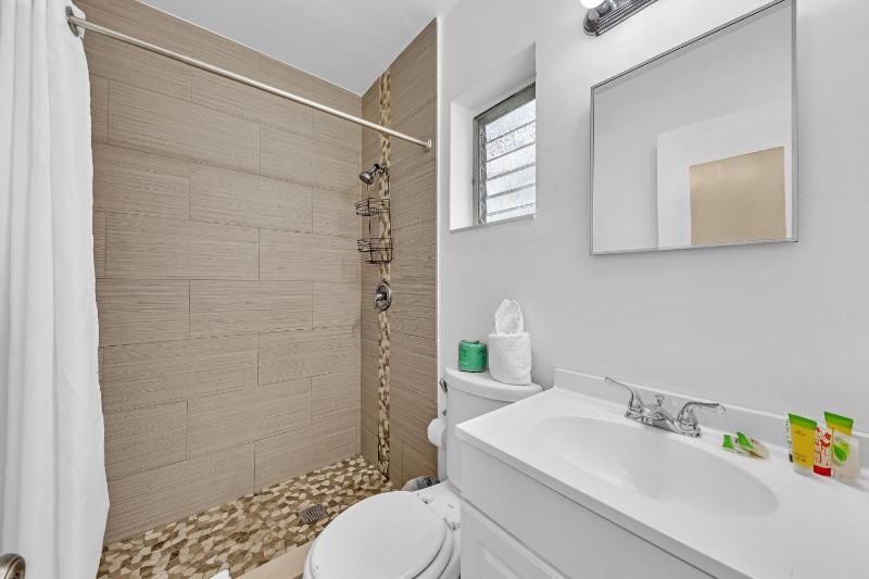 Deluxe Queen Studio  image 2