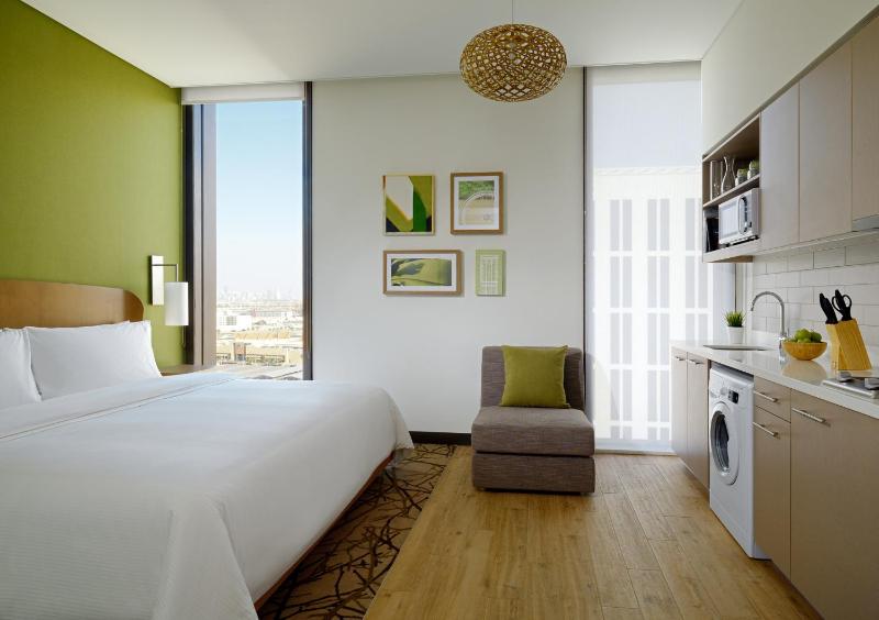 Studio Apartment – King Bed (Complimentary Breakfast & Shuttle to Sobha Realty Metro Station, JBR Beach & Mall of the Emirates) image 1