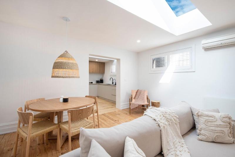 Modern Haven in Vibey Fitzroy Walk to shops - image 10