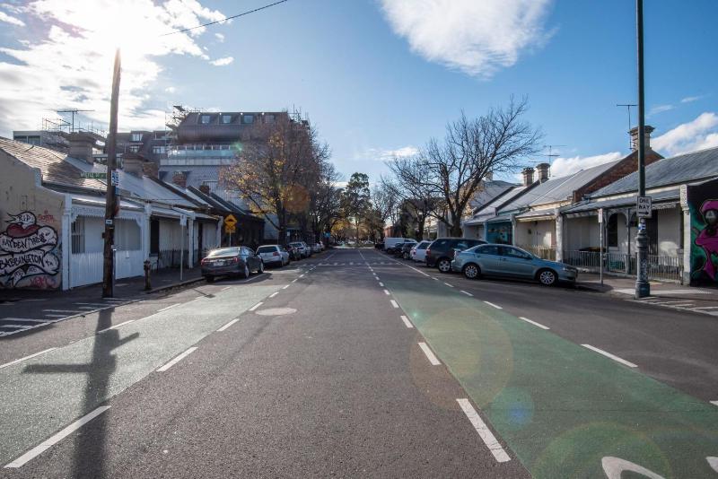 Modern Haven in Vibey Fitzroy Walk to shops - image 7