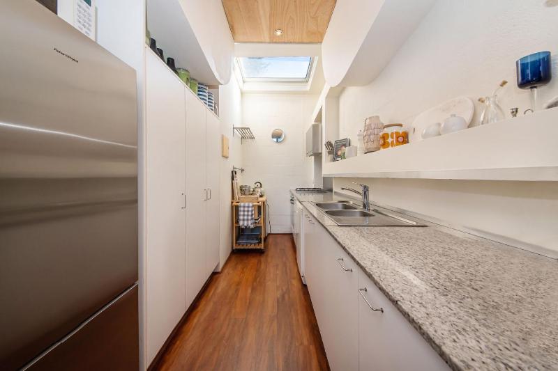 Loft Living Close to the MCG - image 11