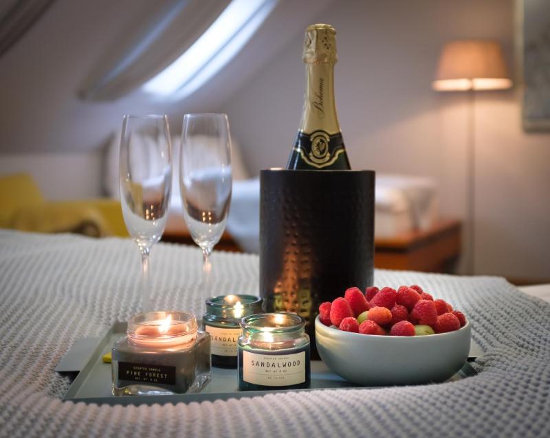 Deluxe Studio image 3