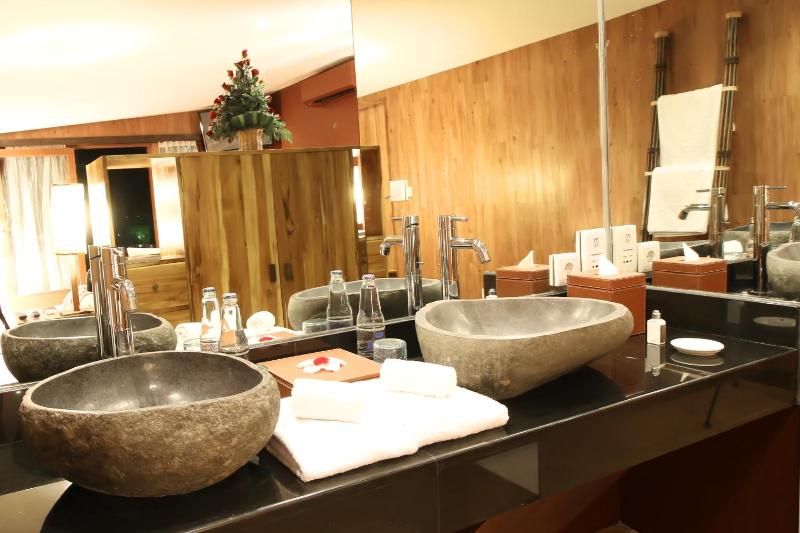 Sky Suites - image 5