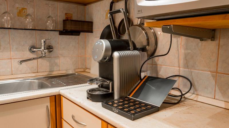 One-Bedroom Apartment image 2