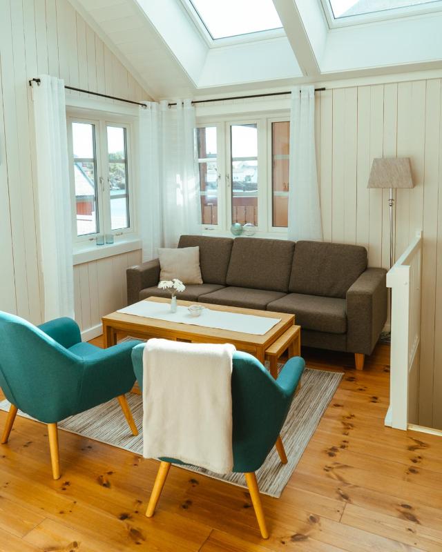 Standard Apartment with skylight windows image 3