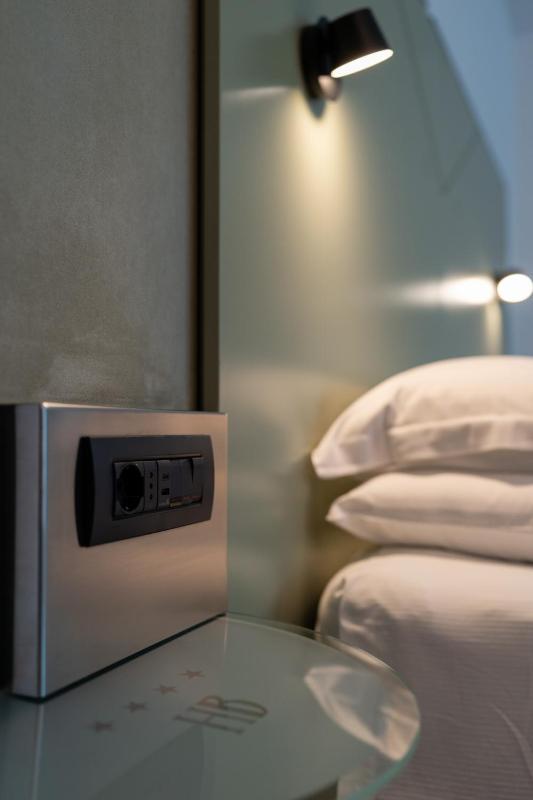 Deluxe Triple Room image 3