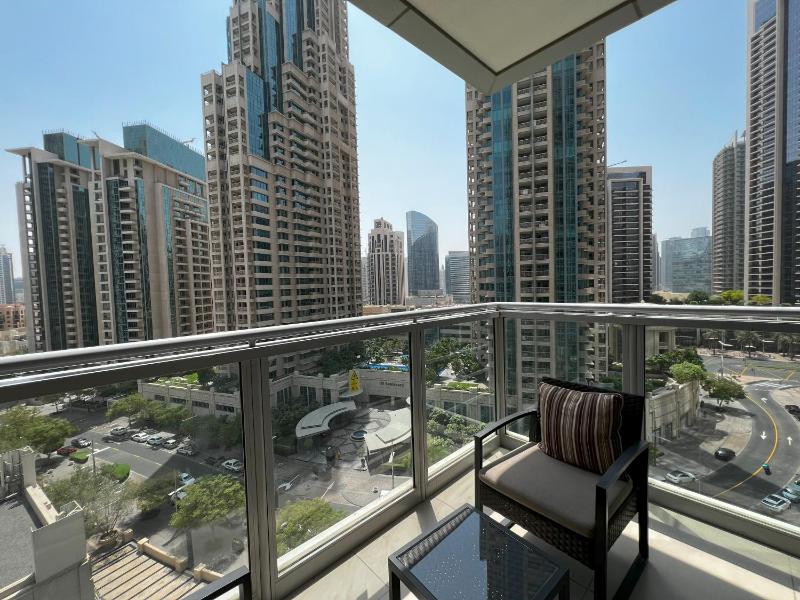 1 Bedroom, Balcony King, Downtown View, Smoking, Complimentary Transfer to Kite Beach, Dubai Mall and Metro Station image 1