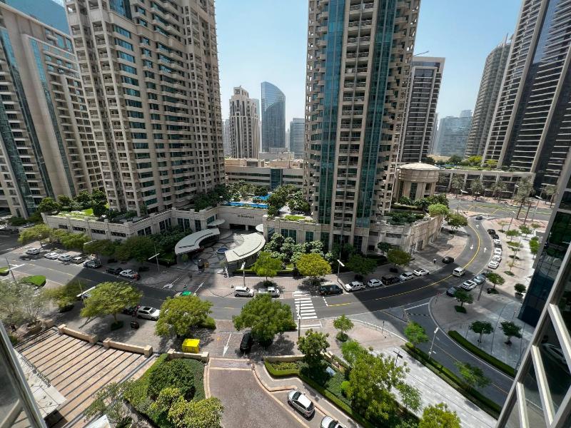 1 Bedroom, Balcony King, Downtown View, Smoking, Complimentary Transfer to Kite Beach, Dubai Mall and Metro Station image 3
